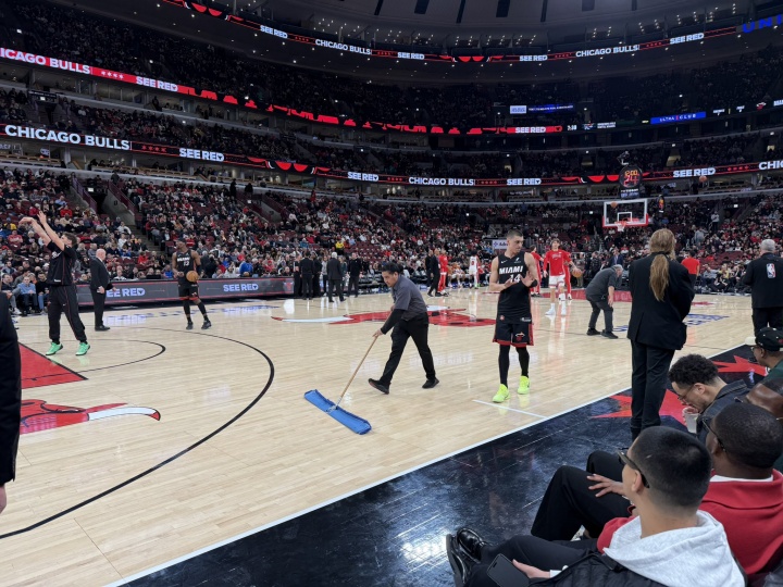 公牛热火比赛苦等俩小时最终延期！NBA是否有过同样奇葩的事？