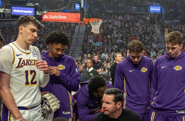 开云体育-湖人连败暴露三大漏洞！板凳得分最差，防守倒数第5